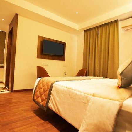 Super Hotel O Nar Comforts Near Ksr Railway Station Bangalore Exterior photo